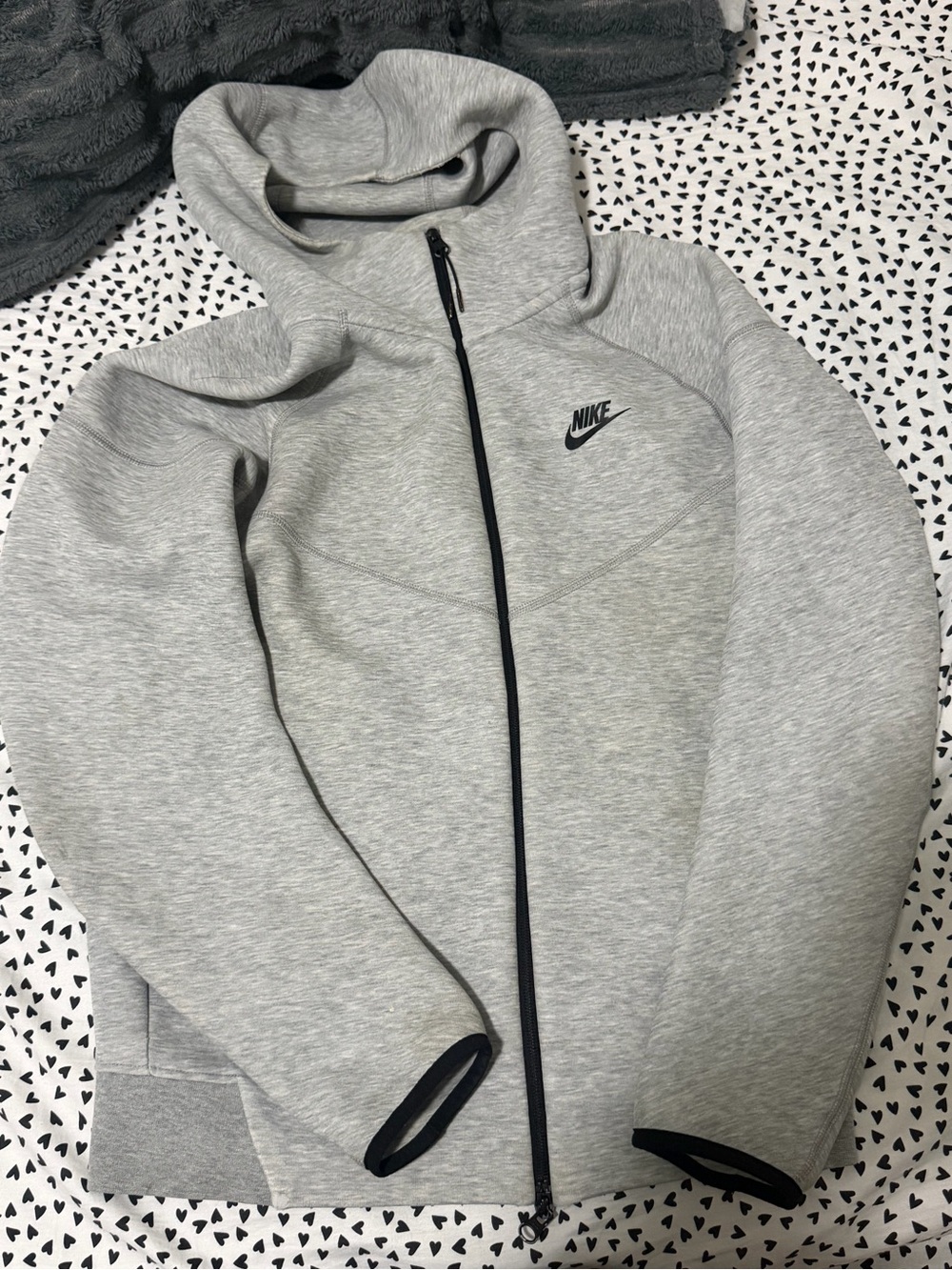 Nike men Grey Full-Zip Hooded Jacket